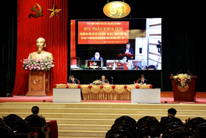 Hội thảo được kết nối trực tuyến giữa Học viện Chính trị quốc gia Hồ Chí Minh với tỉnh Tuyên Quang, các học viện khu vực và một số trường chính trị các tỉnh, thành trong cả nước 