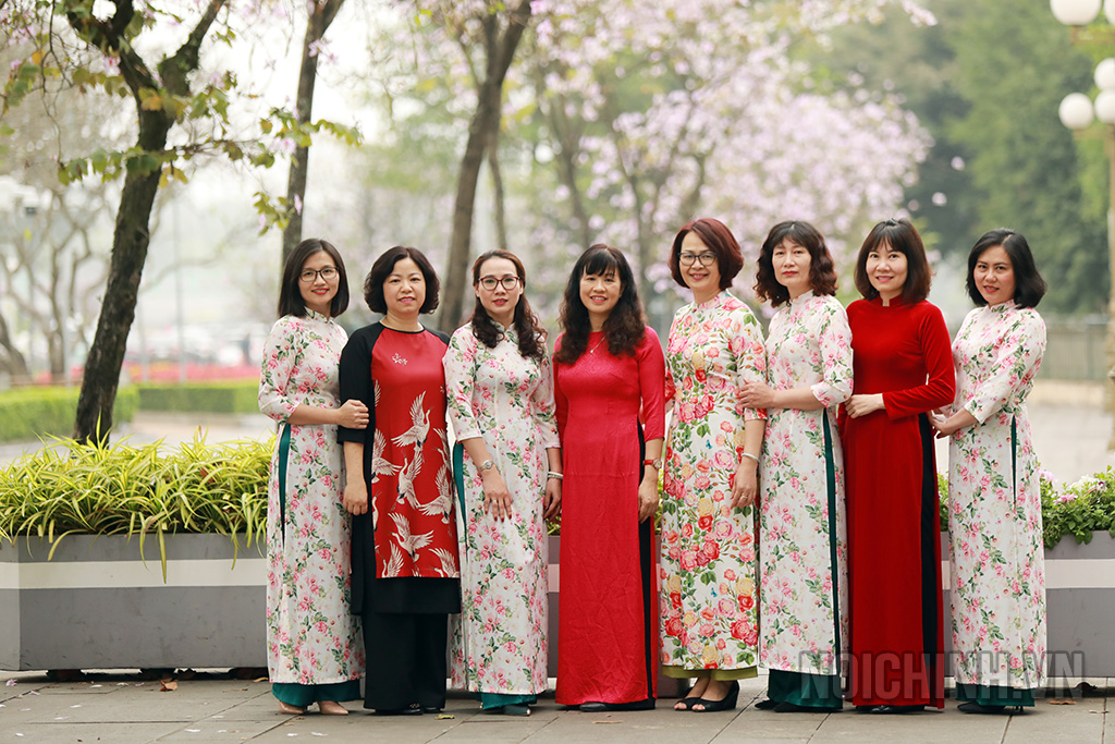 Nữ cán bộ, công chức Ban Nội chính Trung ương hưởng ứng tuần lễ áo dài Việt Nam 2021