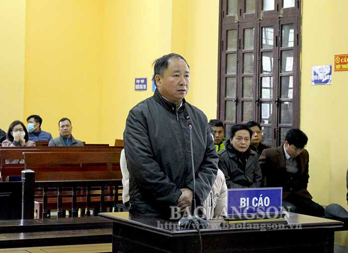 Tòa án Nhân dân tỉnh Lạng Sơn xét xử bị cáo Nguyễn Đình Duyệt, nguyên Phó Giám đốc Sở Tài nguyên và Môi trường tỉnh về tội “Thiếu trách nhiệm gây hậu quả nghiêm trọng” (tháng 01/2021)