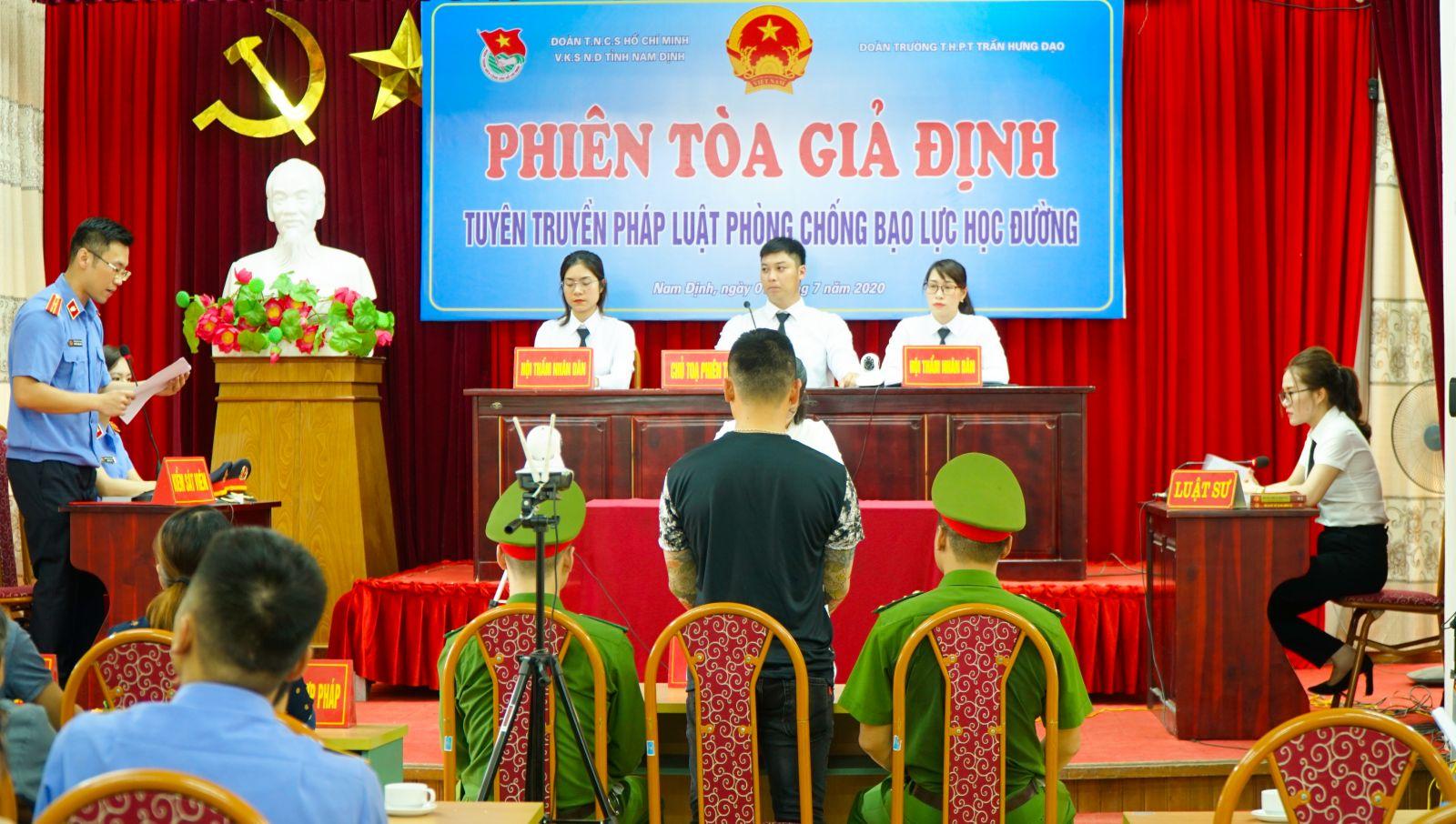 Viện Kiểm sát Nhân dân tỉnh Nam Định tổ chức “Phiên tòa giả định” tuyên truyền pháp luật phòng, chống bạo lực học đường