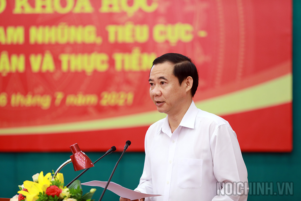 Đồng chí Nguyễn Thái Học, Phó trưởng Ban, Chủ tịch Hội đồng khoa học Ban Nội chính Trung ương phát biểu khai mạc Hội thảo