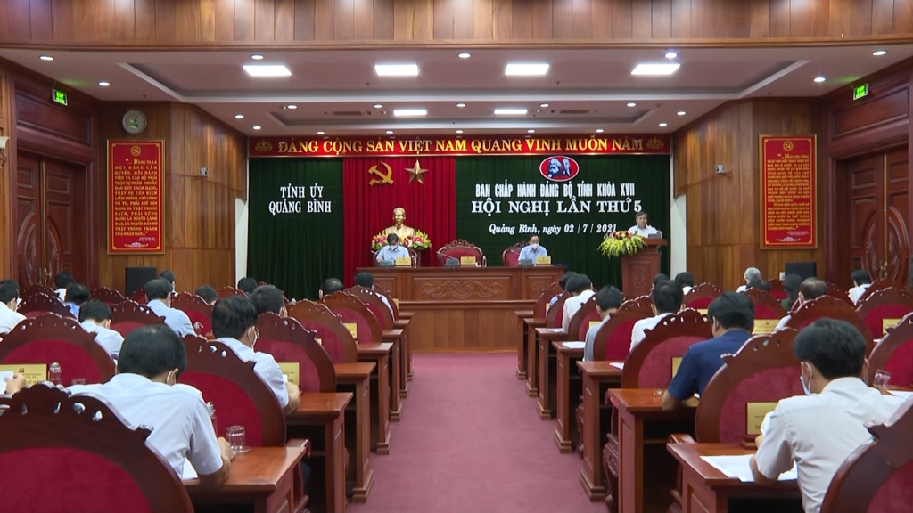 Toàn cảnh Hội nghị lần thứ 5 của Ban Chấp hành Đảng bộ tỉnh Quảng Bình khóa XVII