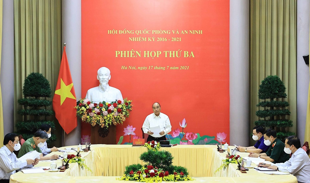 Đồng chí Nguyễn Xuân Phúc, Ủy viên Bộ Chính trị, Chủ tịch nước, Chủ tịch Hội đồng Quốc phòng và An ninh chủ trì Phiên họp