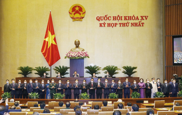 Các Phó Thủ tướng, Bộ trưởng và thành viên khác của Chính phủ nhiệm kỳ 2021-2026 ra mắt Quốc hội