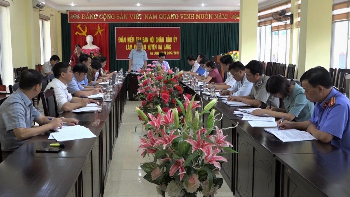 Đoàn công tác của Ban Nội chính Tỉnh ủy Cao Bằng làm việc với Huyện ủy Hạ Lang kiểm tra việc lãnh đạo, chỉ đạo thực hiện công tác nội chính, phòng chống tham nhũng trên địa bàn huyện (tháng 7/2021)