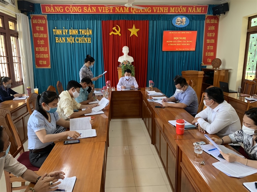 Một cuộc họp của Ban Nội chính Tỉnh ủy Bình Thuận