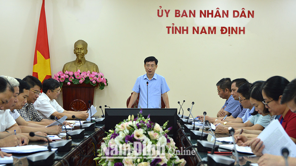 Một cuộc họp của Ủy ban nhân dân tỉnh Nam Định