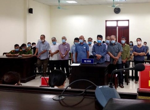 Tòa án nhân dân tỉnh Nam Định xét xử 12 bị cáo nguyên là bí thư chi bộ, trưởng xóm ở xã Hải Anh, huyện Hải Hậu về tội “Lạm dụng quyền hạn trong thi hành công vụ” (tháng 8/2021)