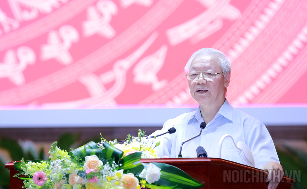 Đồng chí Nguyễn Phú Trọng, Tổng Bí thư Ban Chấp hành Đảng Cộng sản Việt Nam phát biểu kết luận Hội nghị