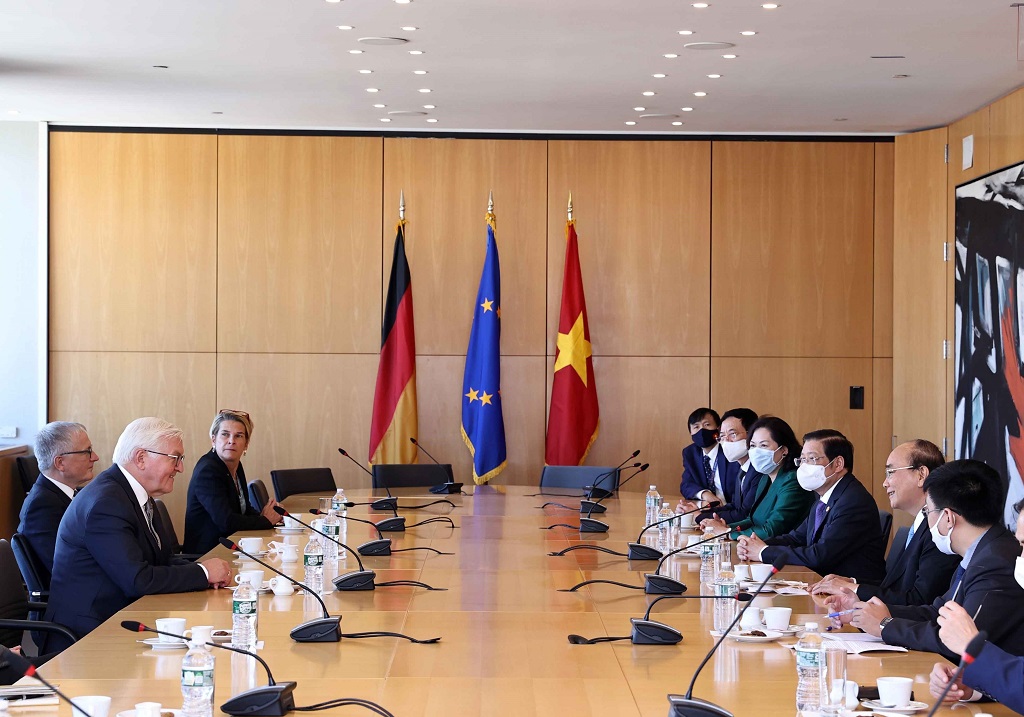 Chủ tịch nước Nguyễn Xuân Phúc cùng Đoàn đại biểu cấp cao Việt Nam gặp Tổng thống Đức Frank-Walter Steinmeier