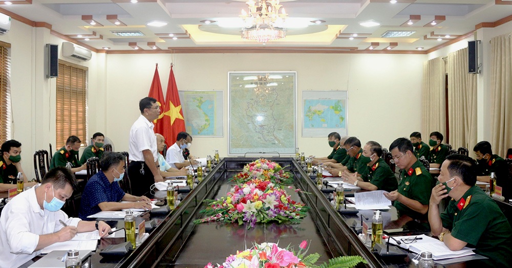 Đồng chí Phùng Tiến Quân, Ủy viên Ban Thường vụ, Trưởng Ban Nội chính Tỉnh ủy Tuyên Quang phát biểu tại buổi kiểm tra đối với Đảng bộ Quân sự tỉnh về việc lãnh đạo, chỉ đạo triển khai thực hiện Luật Dân quân tự vệ (tháng 8/2021)