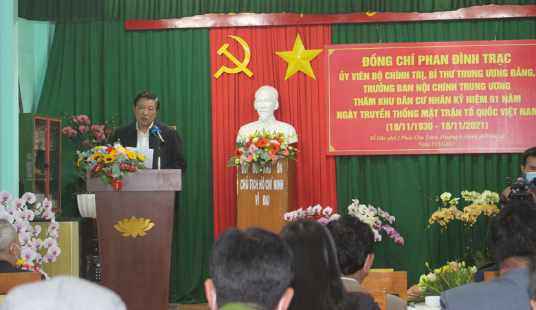 Đồng chí Phan Đình Trạc, Ủy viên Bộ Chính trị, Bí thư Trung ương Đảng, Trưởng Ban Nội chính Trung ương phát biểu tại Ngày hội Đại Đoàn kết