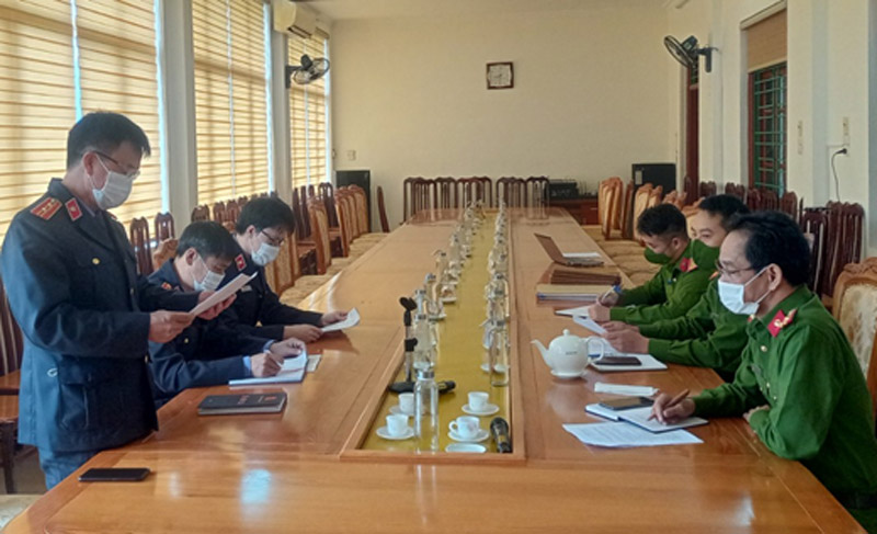 Viện Kiểm sát nhân dân huyện Tân Lạc, tỉnh Hòa Bình trực tiếp kiểm sát việc tuân theo pháp luật trong công tác tạm giữ, tạm giam quý IV năm 2021 tại Nhà tạm giữ Công an huyện Tân Lạc (tháng 11/2021) 
