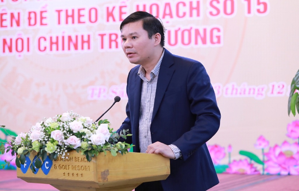 Đồng chí Nguyễn Lê Huy, Trưởng Ban Nội chính Tỉnh ủy Hưng Yên tham luận tại Hội nghị
