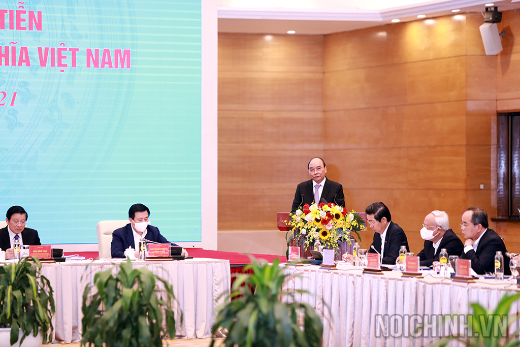 Đồng chí Nguyễn Xuân Phúc, Ủy viên Bộ Chính trị, Chủ tịch nước, Trưởng Ban Chỉ đạo xây dựng Đề án chiến lược xây dựng và hoàn thiện nhà nước pháp quyền xã hội chủ nghĩa Việt Nam đến năm 2030, định hướng đến năm 2045 phát biểu