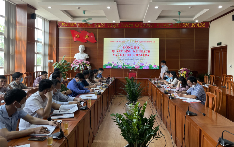 Ban Nội chính Tỉnh ủy Lào Cai công bố Quyết định và tổ chức kiểm tra đối với Thường vụ Huyện ủy Bắc Hà