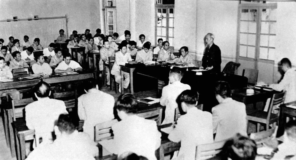 Chủ tịch Hồ Chí Minh chủ tọa phiên họp Hội nghị Trung ương lần thứ 16 (tháng 4-1959)_nguồn: hochiminh.vn