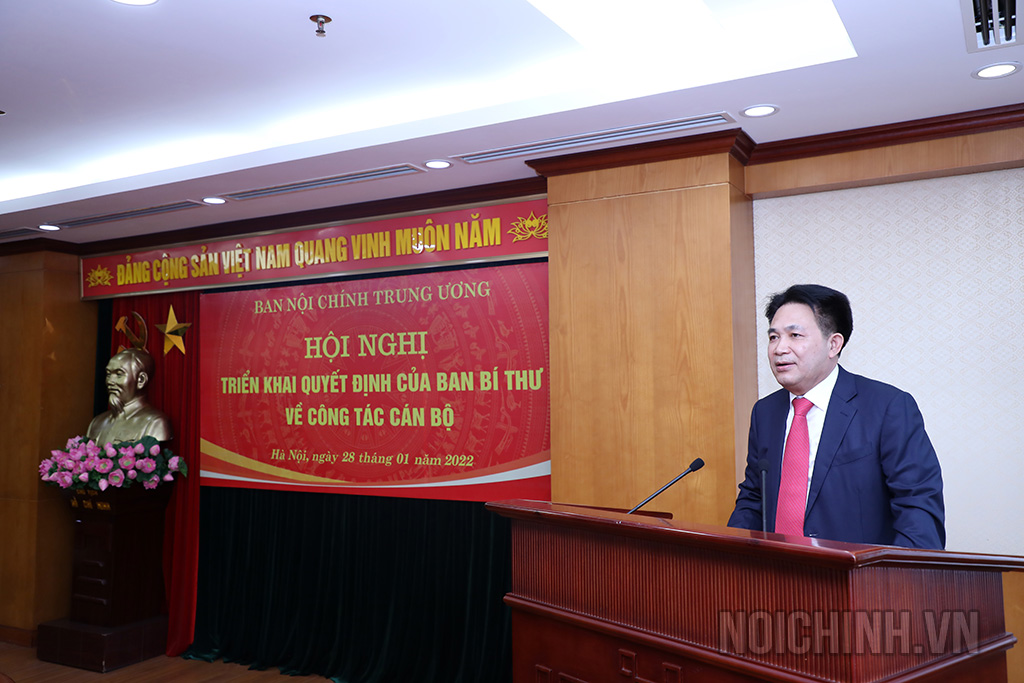 Đồng chí Nguyễn Văn Yên, Phó Trưởng Ban Nội chính Trung ương phát biểu nhận nhiệm vụ