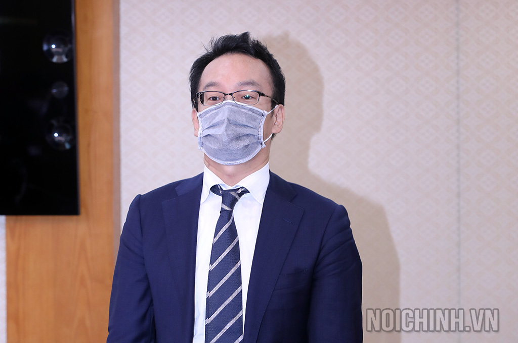 Ông Yokomaku Kosuke, Cố vấn trưởng Dự án JICA phát biểu tại buổi làm việc