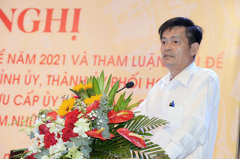 Phan Bá, Vụ trưởng Vụ Địa phương III - Ban Nội chính Trung ương phát biểu tại Hội nghị