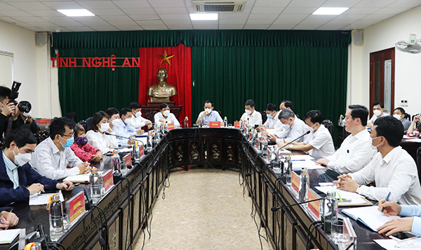 Lãnh đạo Ủy ban nhân dân tỉnh Nghệ An tiếp công dân phiên định kỳ tháng 3/2022