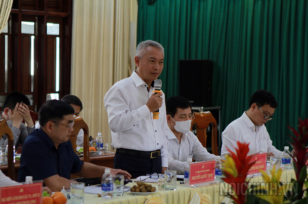 Đồng chí Nguyễn Quốc Vinh, Vụ trưởng Vụ Cơ quan Nội chính, Ban Nội chính Trung ương phát biểu tại Hội nghị