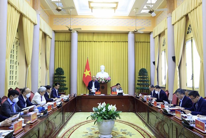 Chủ tịch nước Nguyễn Xuân Phúc làm việc với Tổ Biên tập xây dựng Đề án Nhà nước pháp quyền