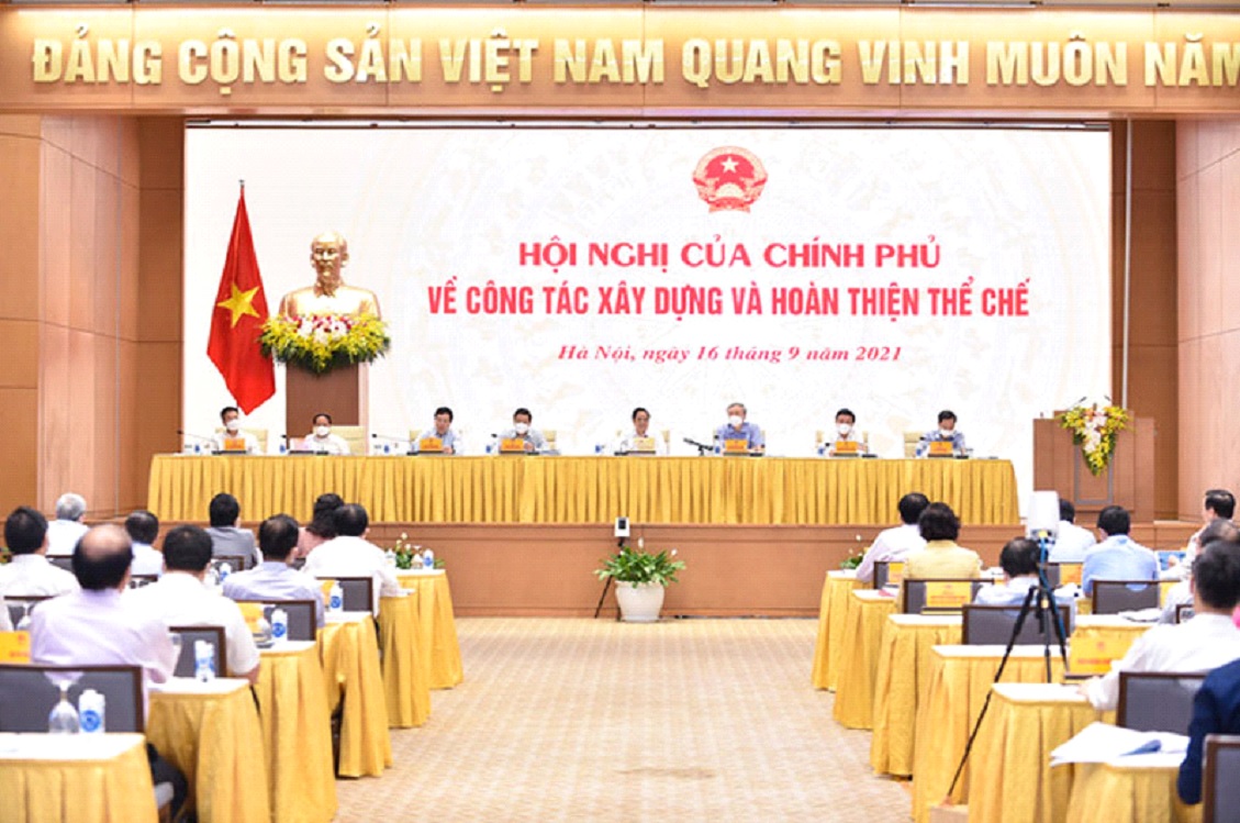  Thủ tướng Phạm Minh Chính chủ trì Hội nghị toàn quốc về công tác xây dựng và hoàn thiện thể chế ngày 16/9/2021. (Ảnh: VGP/Nhật Bắc)