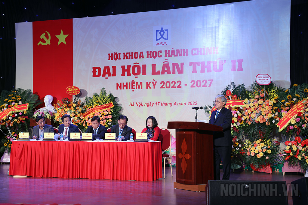Đồng chí Đỗ Văn Chiến, Bí thư Trung ương Đảng, Chủ tịch Ủy ban Trung ương Mặt trận Tổ quốc Việt Nam phát biểu tại Đại hội