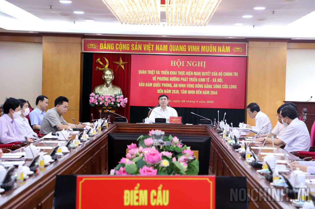 Đồng chí Trần Quốc Cường, Ủy viên Trung ương Đảng, Phó Trưởng Ban Nội chính Trung ương chủ trì tại điểm cầu Trụ sở Ban Nội chính Trung ương