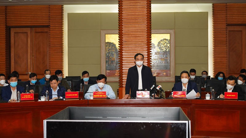Bí thư Thành ủy Trần Lưu Quang đối thoại trực tiếp với dân và xử lý những phản ánh kiến nghị của dân (Ảnh Cổng TTĐT Thành phố Hải Phòng)