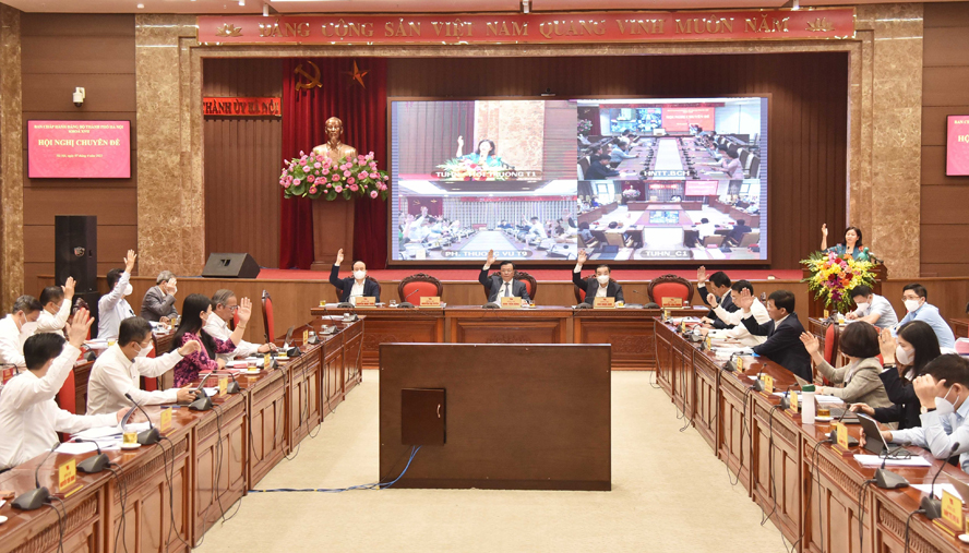 Một cuộc họp của Thành ủy Hà Nội