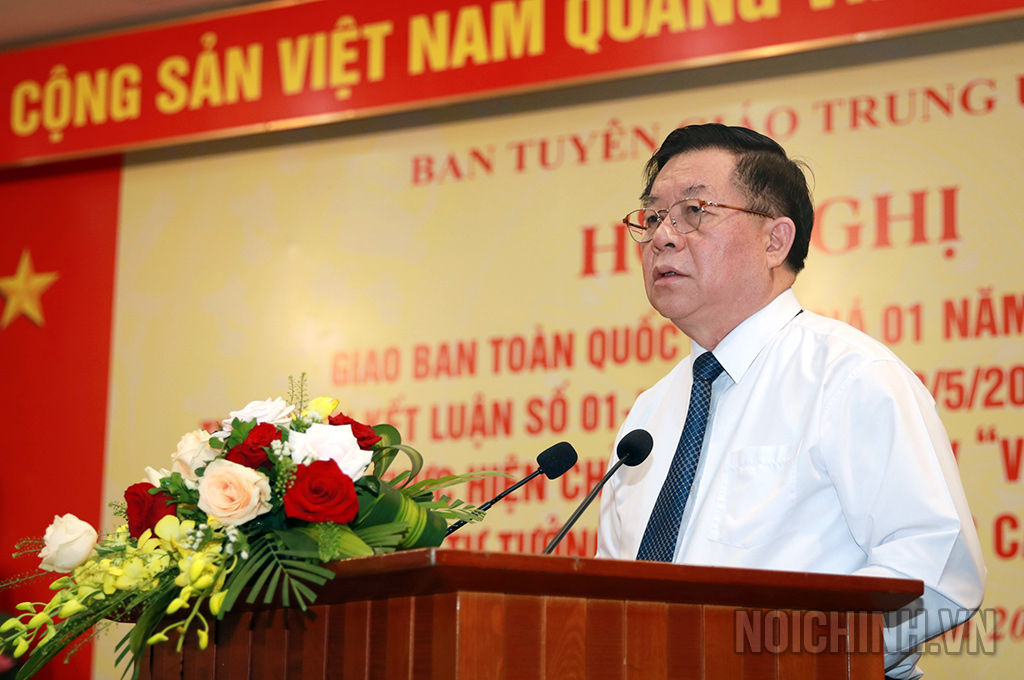 Đồng chí Nguyễn Trọng Nghĩa, Bí thư Trung ương Đảng, Trưởng Ban Tuyên giáo Trung ương phát biểu tại điểm cầu Trung ương