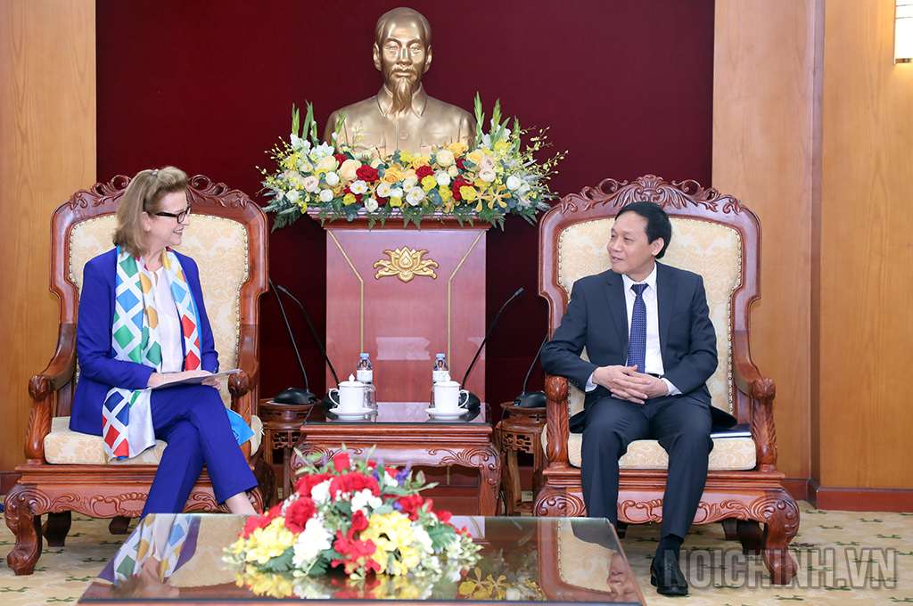 Đồng chí Nguyễn Thanh Hải, Phó Trưởng Ban Nội chính Trung ương và bà Caitlin Wiesen, Trưởng đại diện thường trú UNDP tại Việt Nam