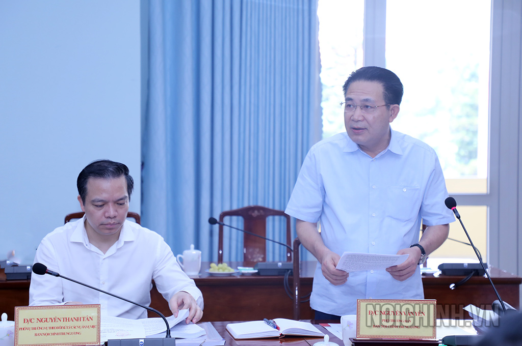 Đồng chí Nguyễn Văn Yên, Phó Trưởng Ban Nội chính Trung ương, Phó trưởng Đoàn kiểm tra công bố Kế hoạch kiểm tra và Quyết định thành lập Đoàn kiểm tra tại Hội nghị