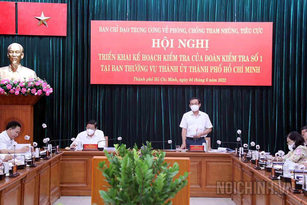 Đồng chí Nguyễn Văn Nên, Ủy viên Bộ Chính trị, Bí thư Thành ủy Thành phố Hồ Chí Minh phát biểu tại Hội nghị