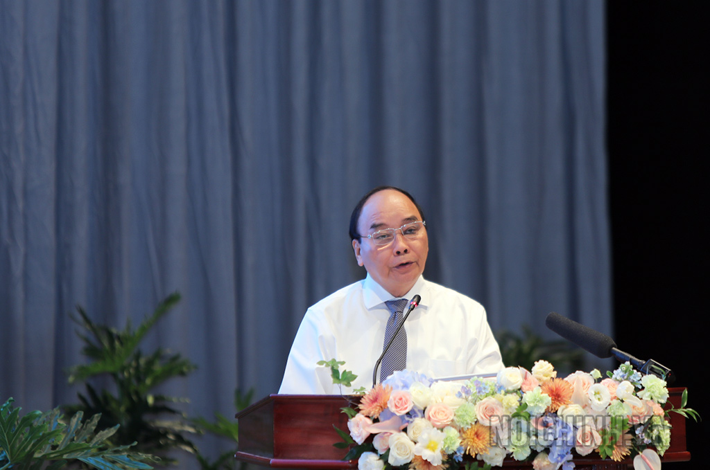Đồng chí Nguyễn Xuân Phúc, Ủy viên Bộ Chính trị, Chủ tịch nước, Trưởng Ban Chỉ đạo xây dựng Đề án phát biểu tổng kết Hội nghị