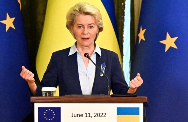 Chủ tịch Ủy ban châu Âu Ursula von der Leyen đưa ra tuyên bố sau cuộc hội đàm với Tổng thống Ukraine tại Kyiv vào ngày 11/6/2022