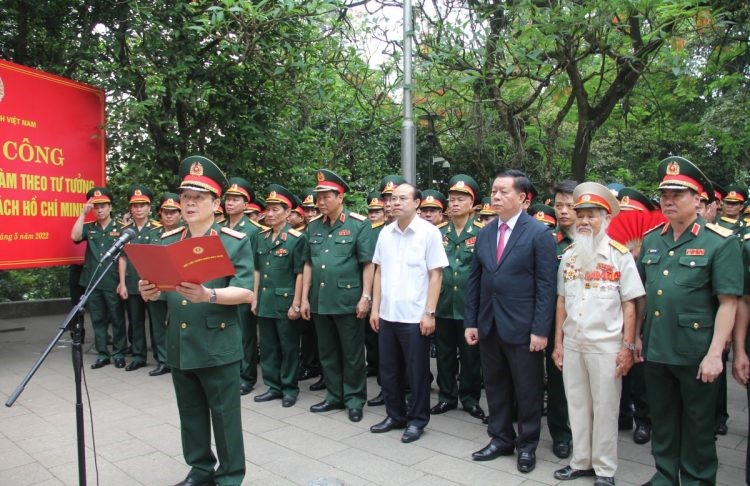 Đoàn đại biểu Hội Cựu chiến binh Việt Nam báo công tại Khu Di tích lịch sử Quốc gia đặc biệt Đền Hùng (tháng 5/2022)