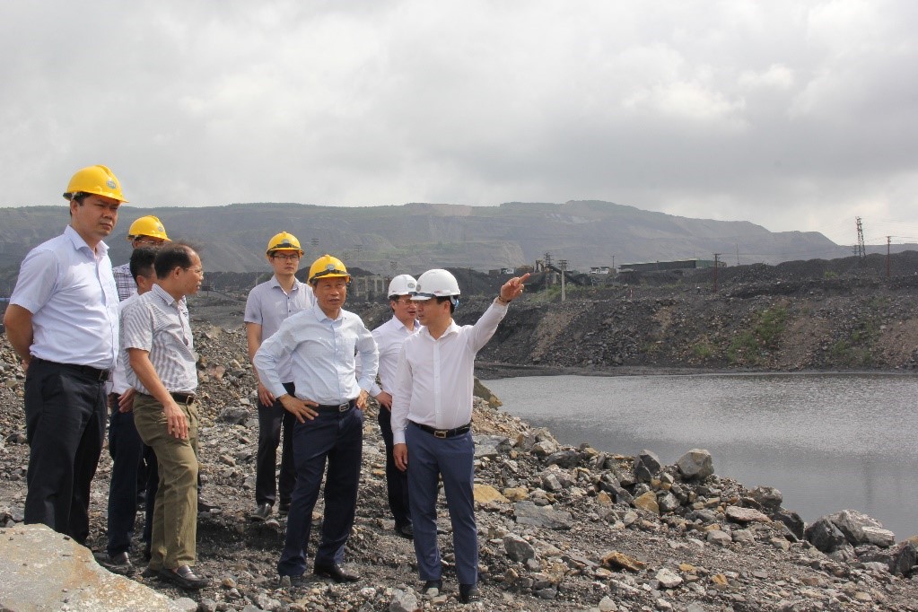 Lãnh đạo Tập đoàn Công nghiệp Than - Khoáng sản Việt Nam kiểm tra công tác môi trường tại vùng Cẩm Phả (tháng 6/2022)