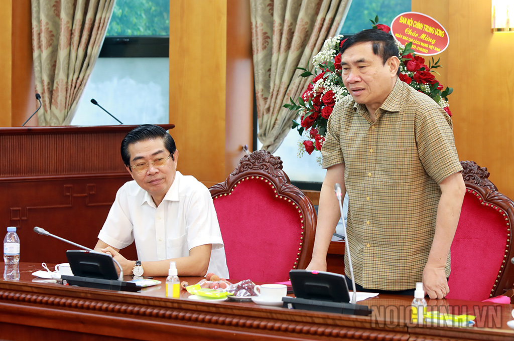 Đồng chí Trần Quốc Cường, Ủy viên Trung ương Đảng, Phó trưởng Ban Nội chính Trung ương phát biểu tại buổi gặp mặt và giới thiệu các đại biểu