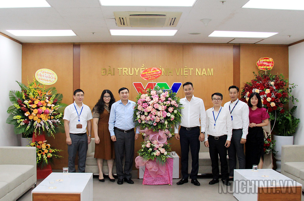Đồng chí Trần Quốc Cường, Ủy viên Trung ương Đảng, Phó trưởng Ban Nội chính Trung ương đến thăm, chúc mừng Đài Truyền hình Việt Nam