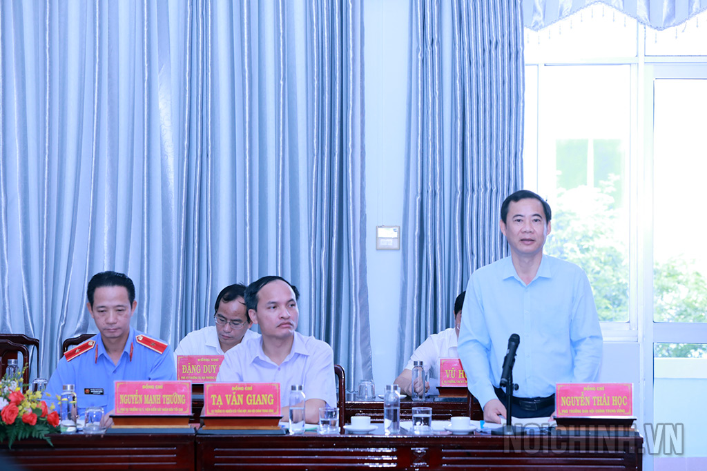 Đồng chí Nguyễn Thái Học, Phó trưởng Ban Nội chính Trung ương, Phó trưởng Đoàn Kiểm tra phát biểu tại Hội nghị
