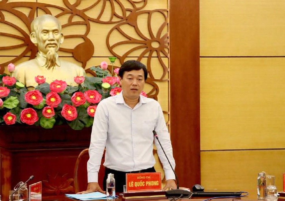 Đồng chí Lê Quốc Phong, Ủy viên Trung ương Đảng, Bí thư Tỉnh ủy, Trưởng ban Chỉ đạo phát biểu tại Phiên họp