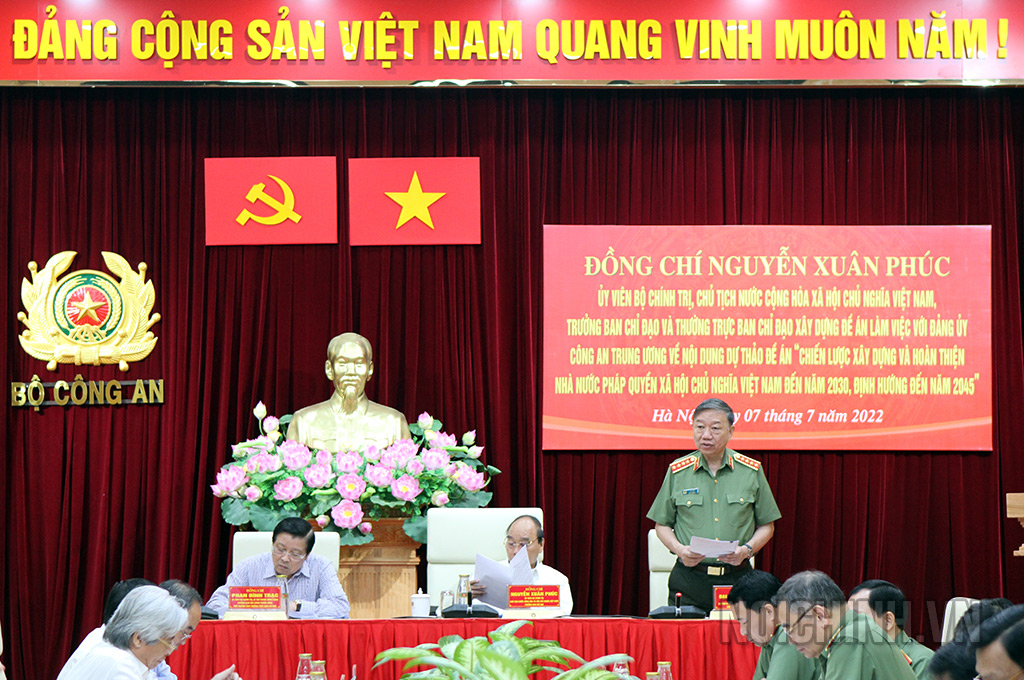 Đồng chí Đại tướng Tô Lâm, Ủy viên Bộ Chính trị, Bí thư Đảng ủy Công an Trung ương, Bộ trưởng Bộ Công an phát biểu tại buổi làm việc