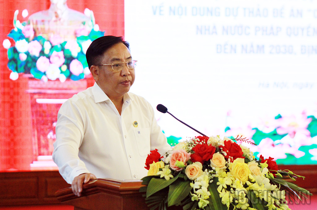 Đồng chí Phạm Quốc Hưng, Phó Chánh án Tòa án nhân dân tối cao phát biểu tại buổi làm việc