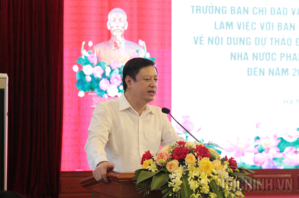 Đồng chí Dương Văn Thăng, Phó Chánh án Tòa án nhân dân tối cao phát biểu tại buổi làm việc