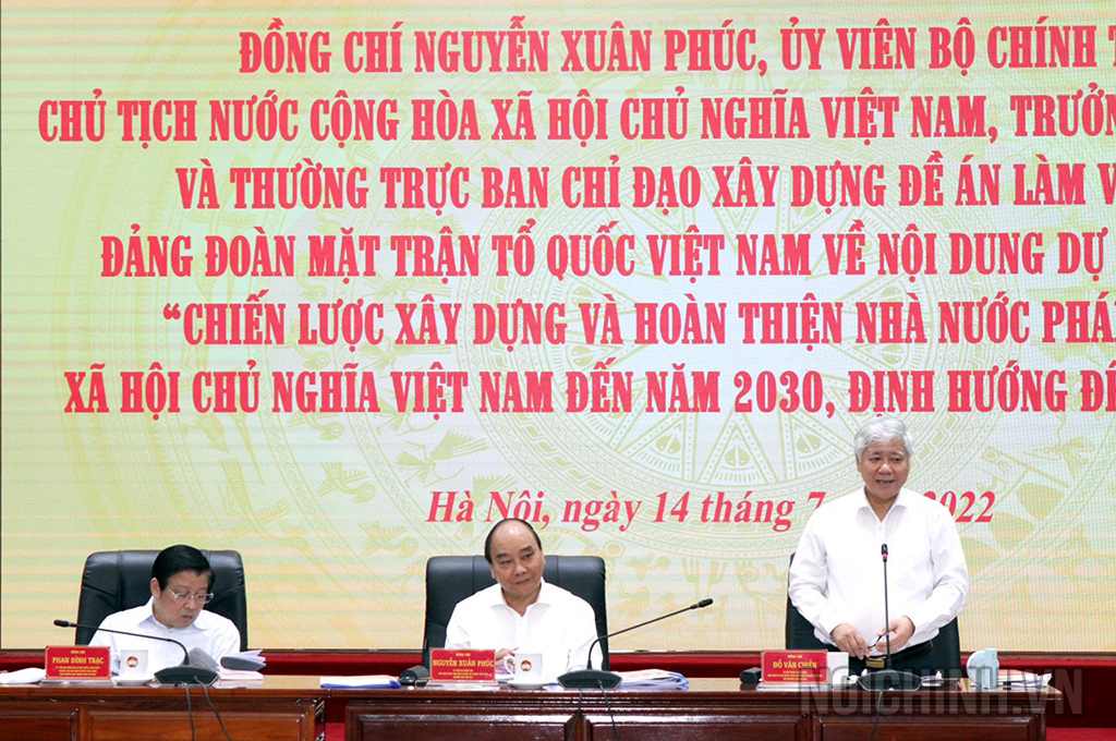 Đồng chí Đỗ Văn Chiến, Bí thư Trung ương Đảng, Chủ tịch Ủy ban Trung ương Mặt trận Tổ quốc Việt nam, Phó trưởng Ban Chỉ đạo xây dựng Đề án phát biểu tại buổi làm việc