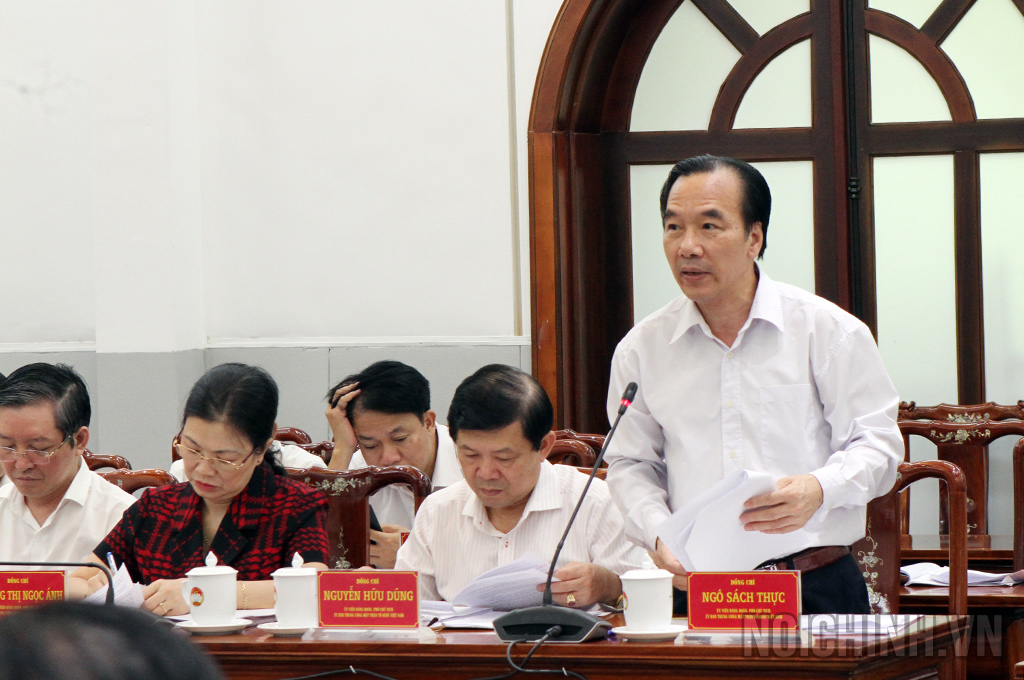 Đồng chí Ngô Sách Thực, Phó Chủ tịch Ủy ban Trung ương Mặt trận Tổ quốc Việt Mam phát biểu tại buổi làm việc