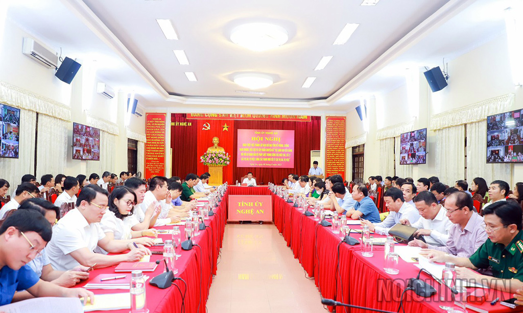 Toàn cảnh Hội nghị tại điểm cầu chính Tỉnh ủy Nghệ An